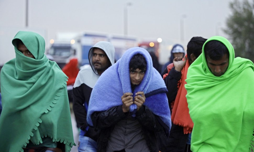 Vien tik šeštadienio rytą į Austriją iš Vengrijos atvyko apie 3 tūkst. migrantų
