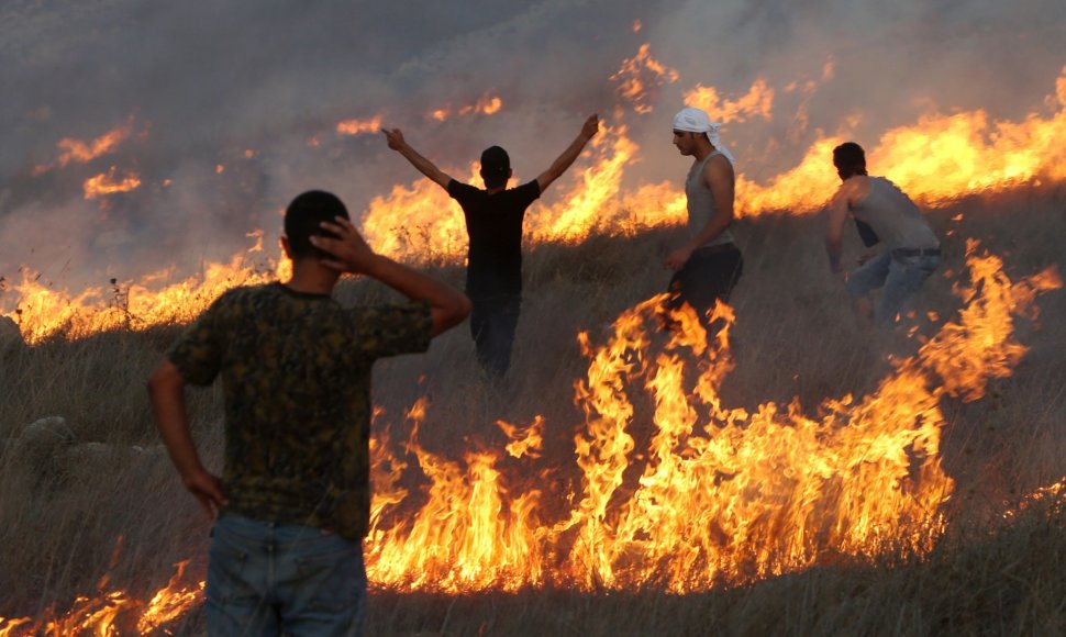 Protestuojantys palestiniečiai