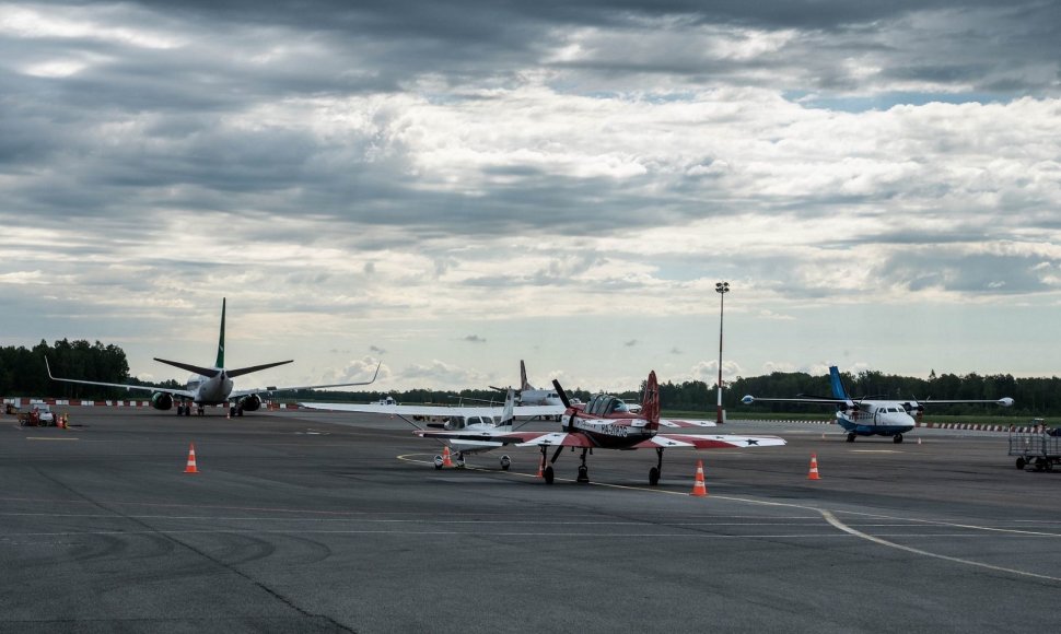 Kauno oro uoste kyla laikinieji statiniai