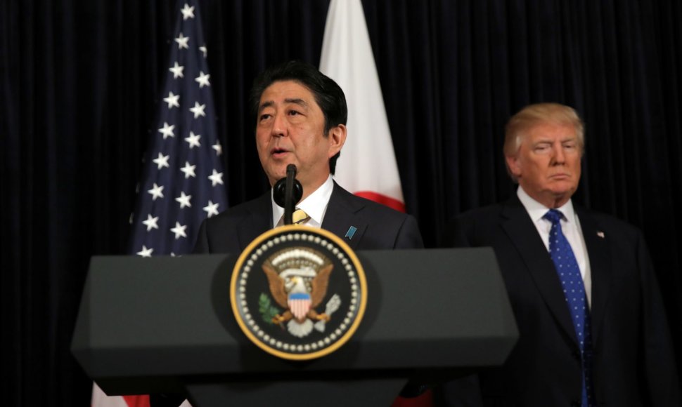 Shinzo Abe ir Donaldas Trumpas Vašingtone