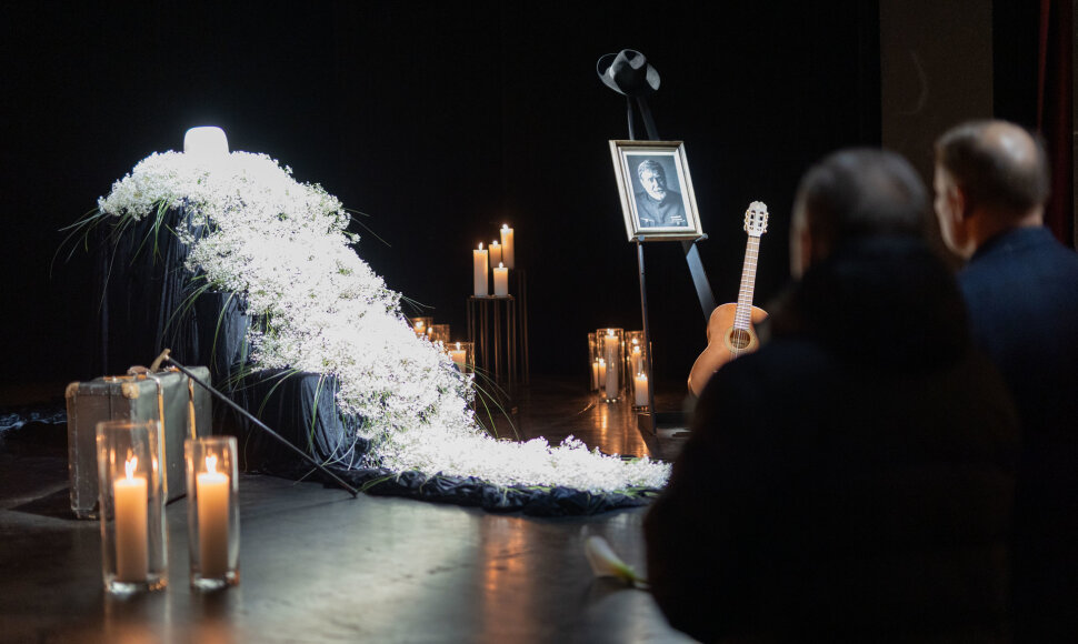 Atsisveikinimas su Kostu Smoriginu Jaunimo teatre