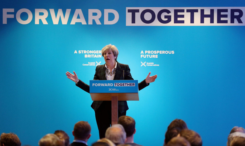 Theresa May pristato rinkimų programą