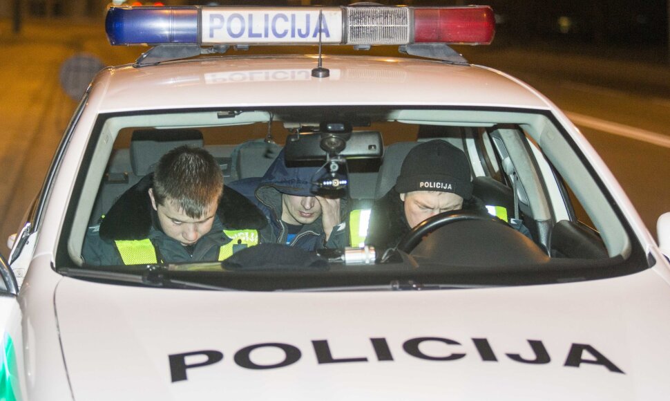 Naktinis policijos reidas