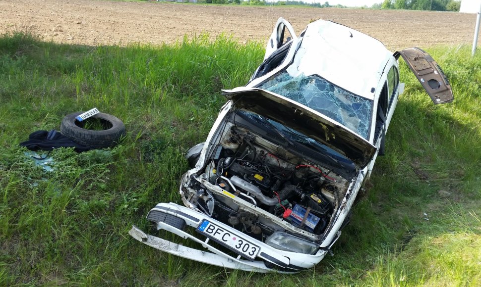 Kelyje Vilnius-Gardinas įvyko kraupi avarija: sužeisti trys žmonės