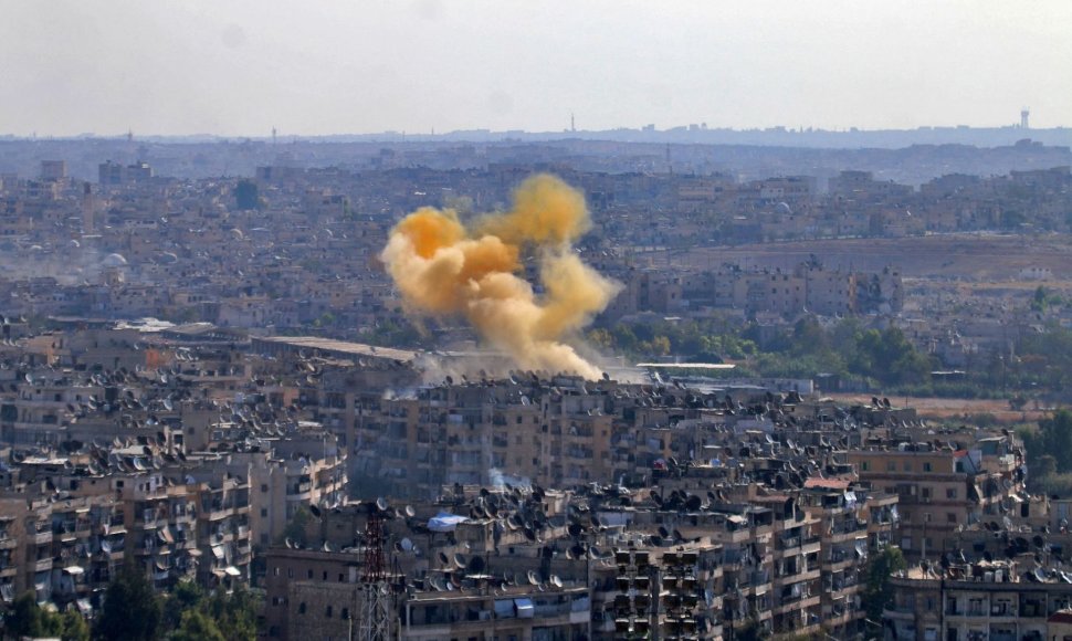 Žmonių evakavimas iš bombarduojamo Alepo atidėtas