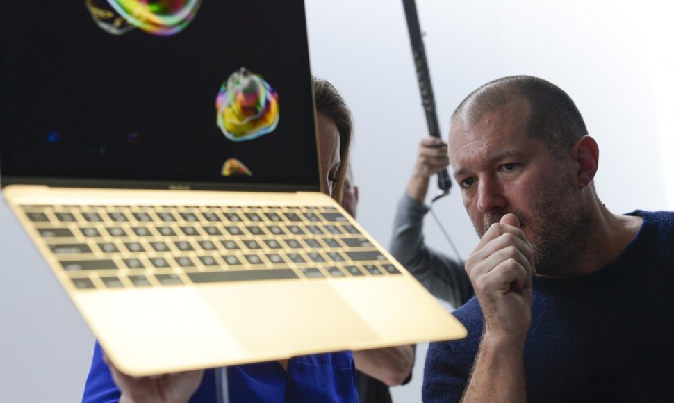 „Apple“ pristatė naujajį itin ploną ir lengvą „MacBook“