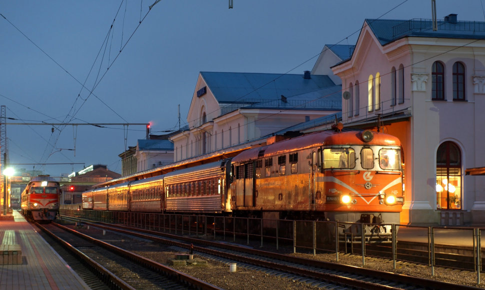 Traukinys 92/91 Vilnius – Sankt Peterburgas – Vilnius įvairiais laikotarpiais.
