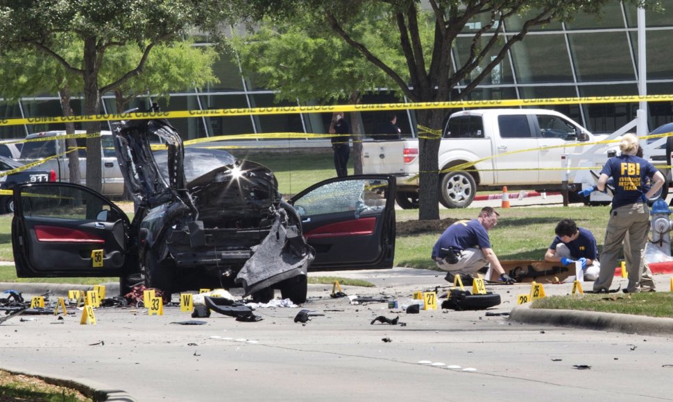 JAV policija nukovė Teksaso parodoje šaudžiusius užpuolikus.