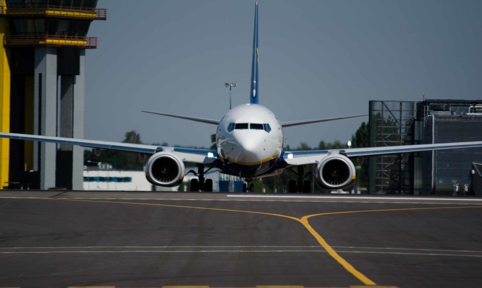 Kauno oro uosto aviacijos šventėje demonstruoti lėktuvai