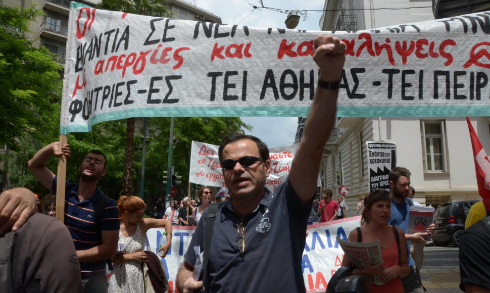 Pensininkų ir profesinių sąjungų protesto akcija Atėnuose