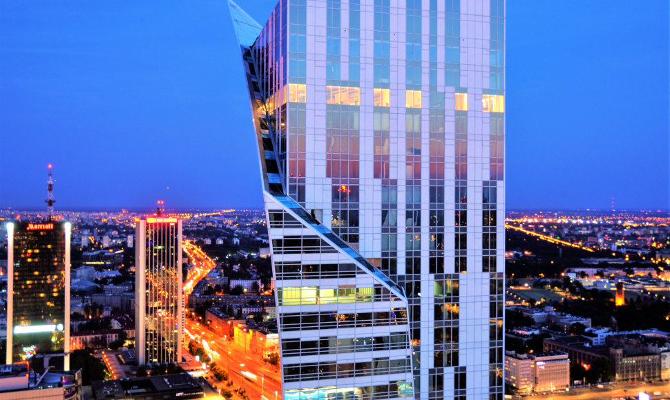 Varšuvoje pastatytas D.Libeskindo projektuotas aukščiausias Europoje gyvenamasis dangoraižis