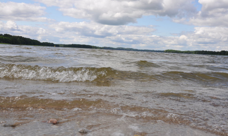 Ežerų valymas surišant fosforą