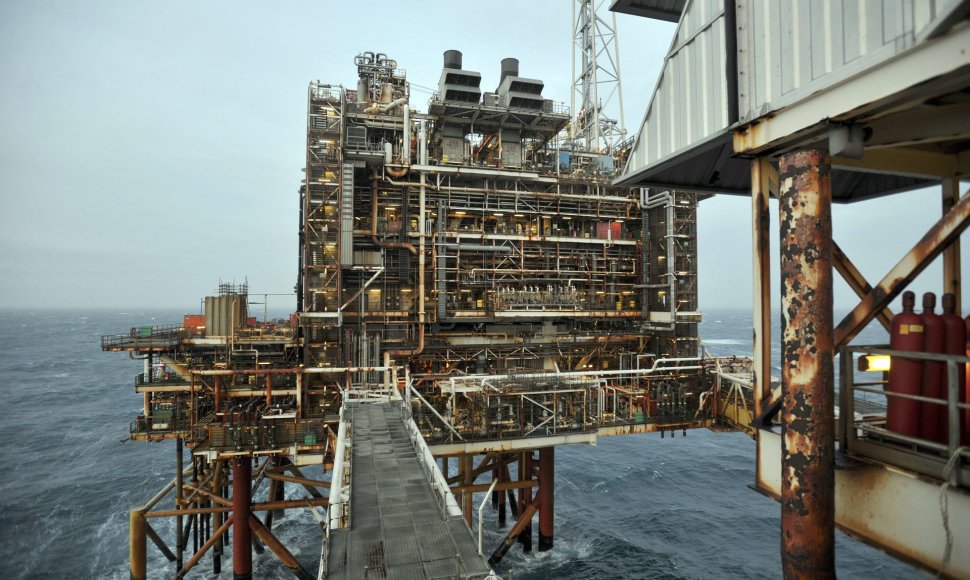 Naftos gavybos platforma Šiaurės jūroje