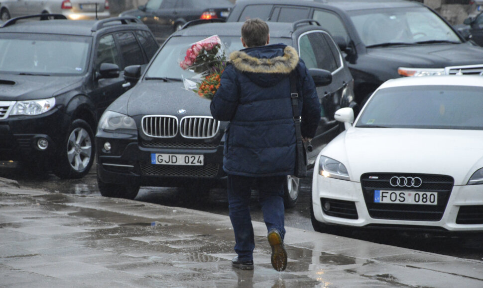 Kovo 8-ąją, kai minima tarptautinė moters diena, pagyvėjo prekyba gėlėmis