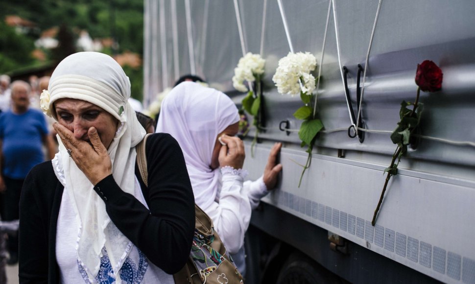 Bosniai pagerbė Srebrenicos žudynių aukas