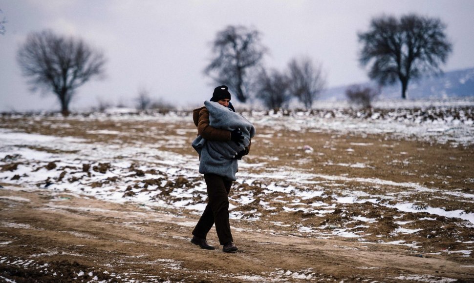 Migrantai susiduria su europietiškos žiemos išbandymu