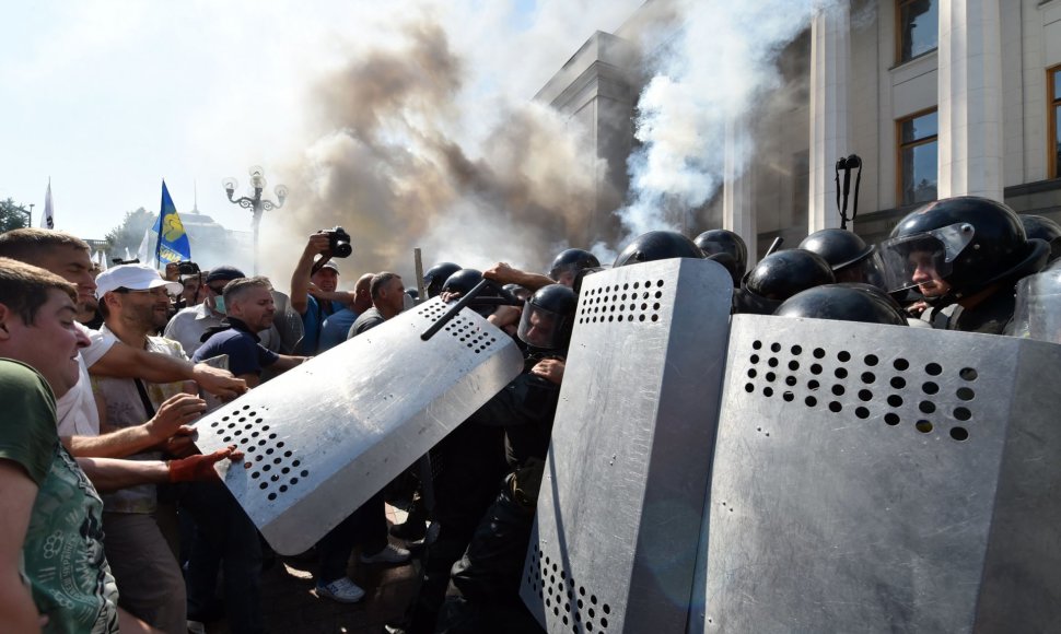Protestai prie Ukrainos Aukščiausiosios Rados
