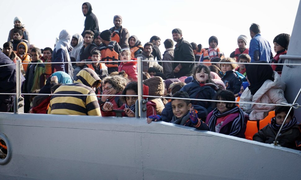 Migrantai prie Graikijos Lesbo salos.