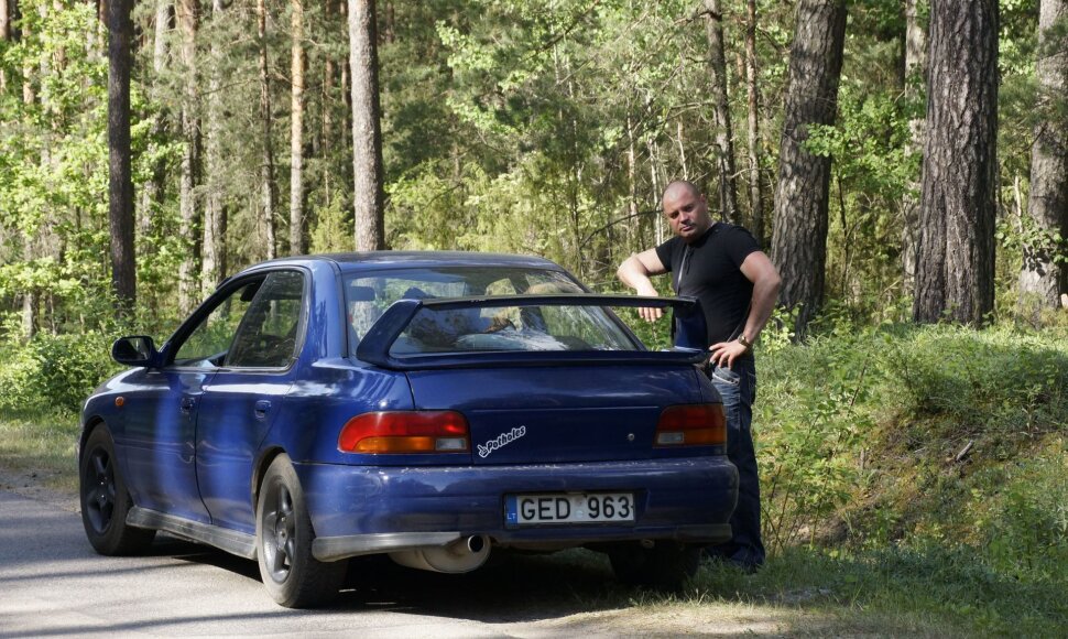 Neblaivaus vairuotojo „Subaru“