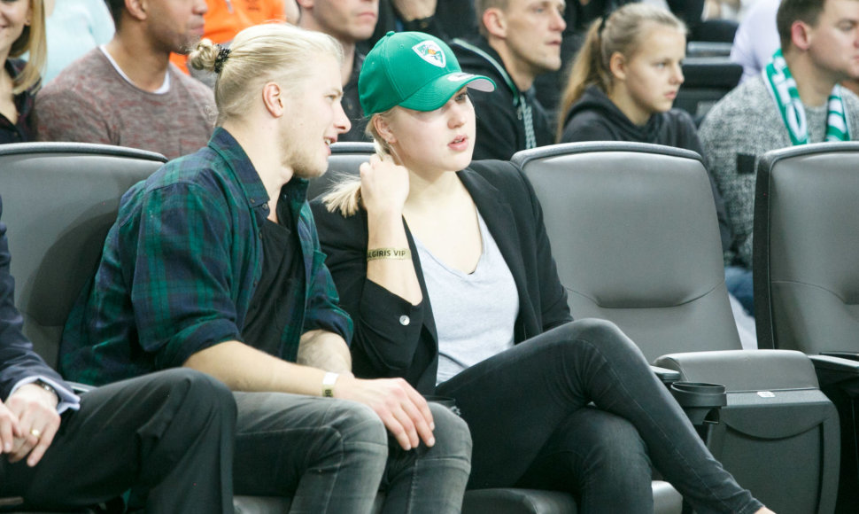 Rūta Meilutytė krepšinio rungtynėse