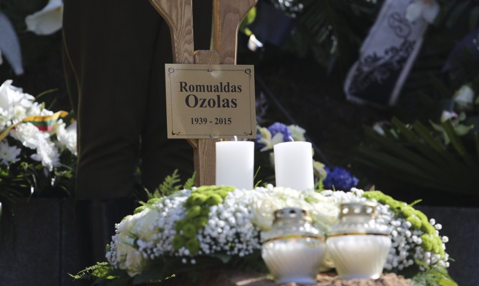 Romualdo Ozolo laidotuvės