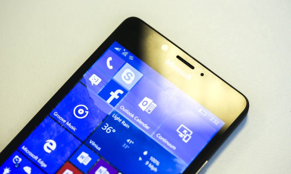 „Microsoft“ išmanusis telefonas  „Lumia 950“