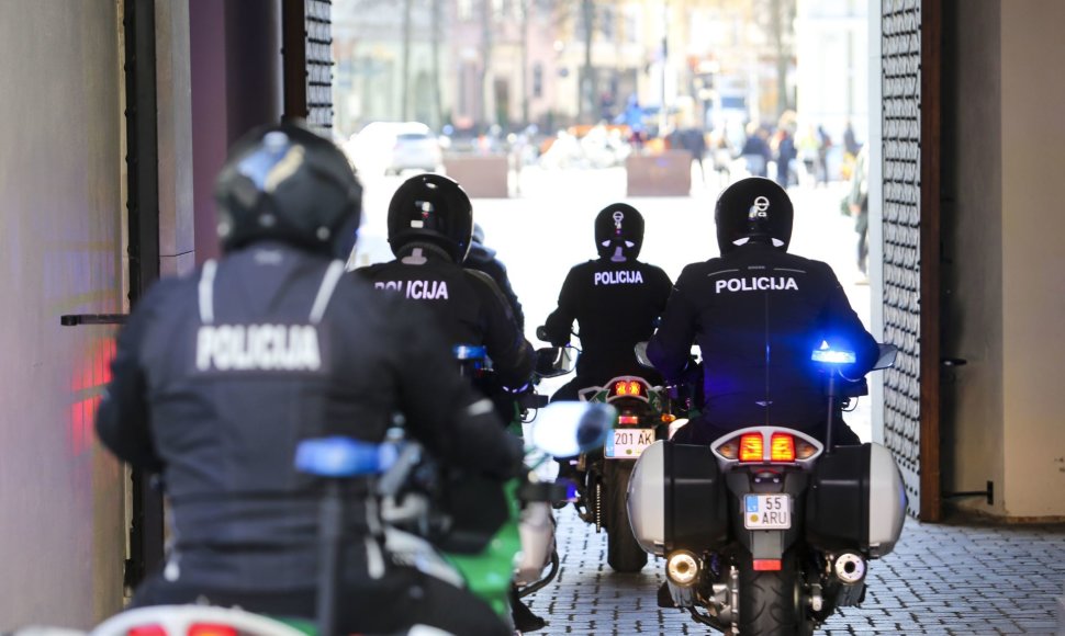Lietuvos kelių policija pradėjo patruliuoti motociklais
