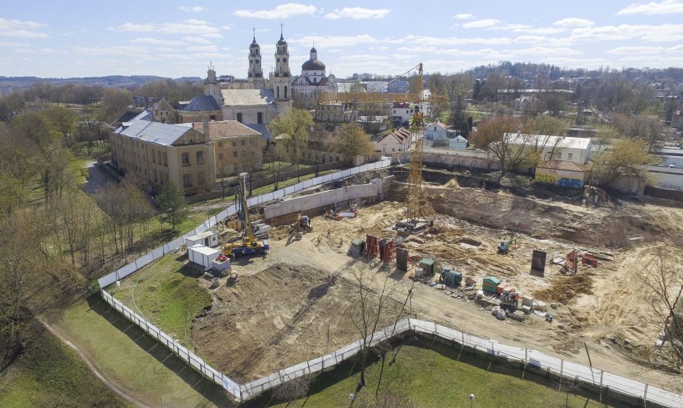 Ant Vilniaus Išganytojo kalvos statomas daugiabučių projektas „Misionierių sodai“