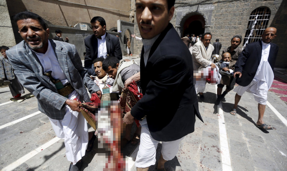 Jemeno sostinės mečetėse susisprogdino mirtininkai 