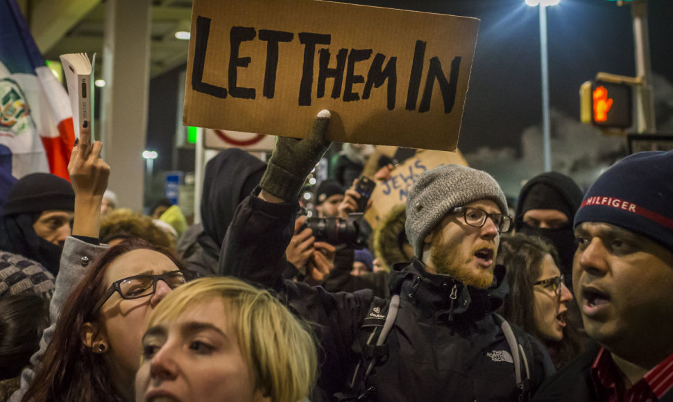 Protestas JAV oro uoste