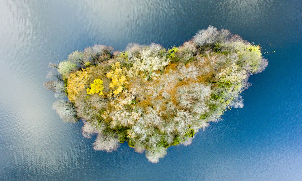 Kaip ištįsėlis Gulbino ežeras atrodo iš viršaus?