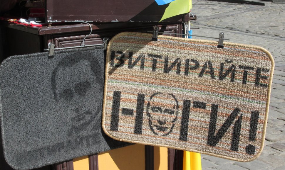 Ukraina -  nuo mėlynai geltonų konteinerių iki „banderininkų“ barų