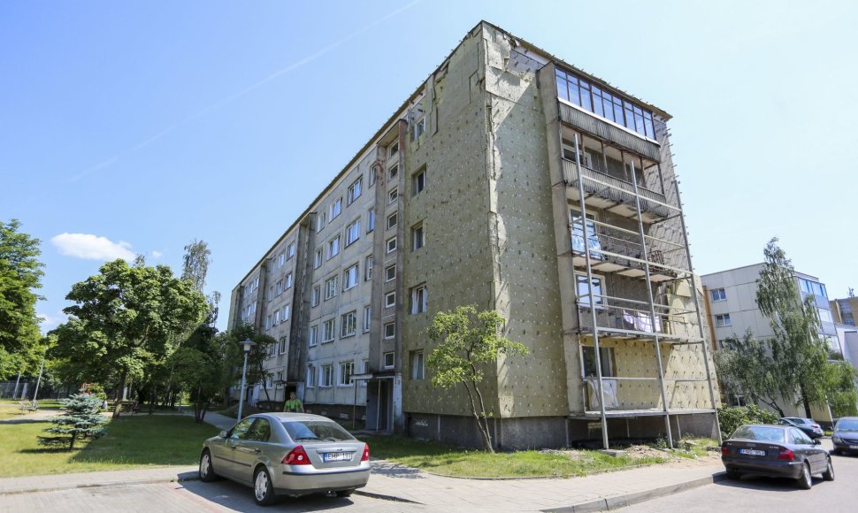 Nebaigtas renovuoti Vilniaus Žirmūnų g. daugiabutis 