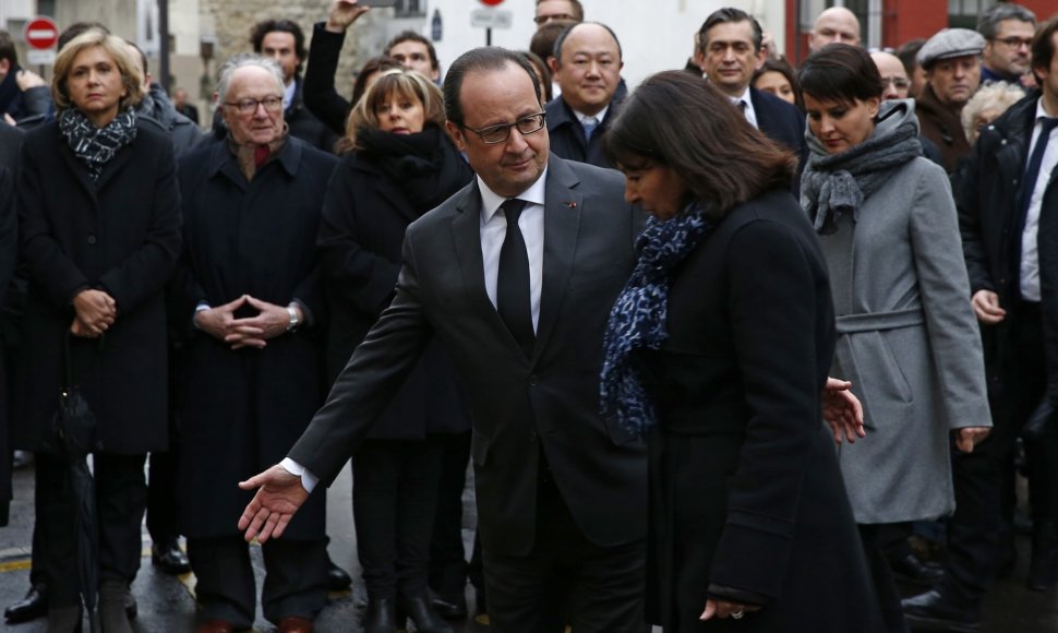 Prancūzijoje pradedamos minėti išpuolių prieš „Charlie Hebdo“ metinės