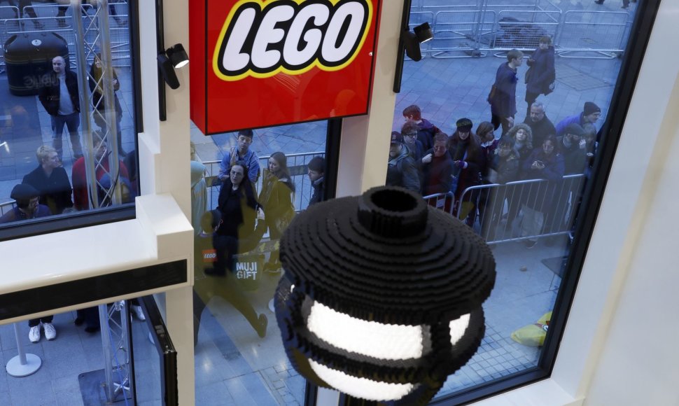 Londone atidaryta didžiausia pasaulyje „Lego“ parduotuvė