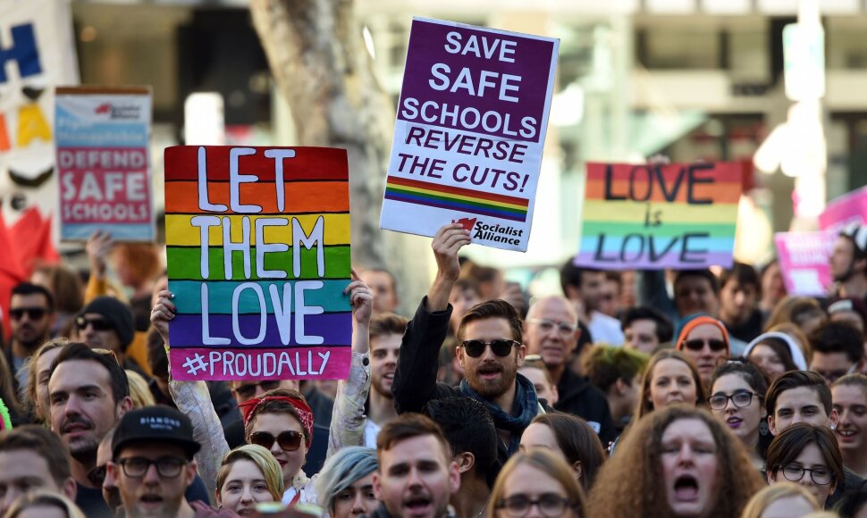 Australijoje referendumo dėl gėjų santuokų nebus