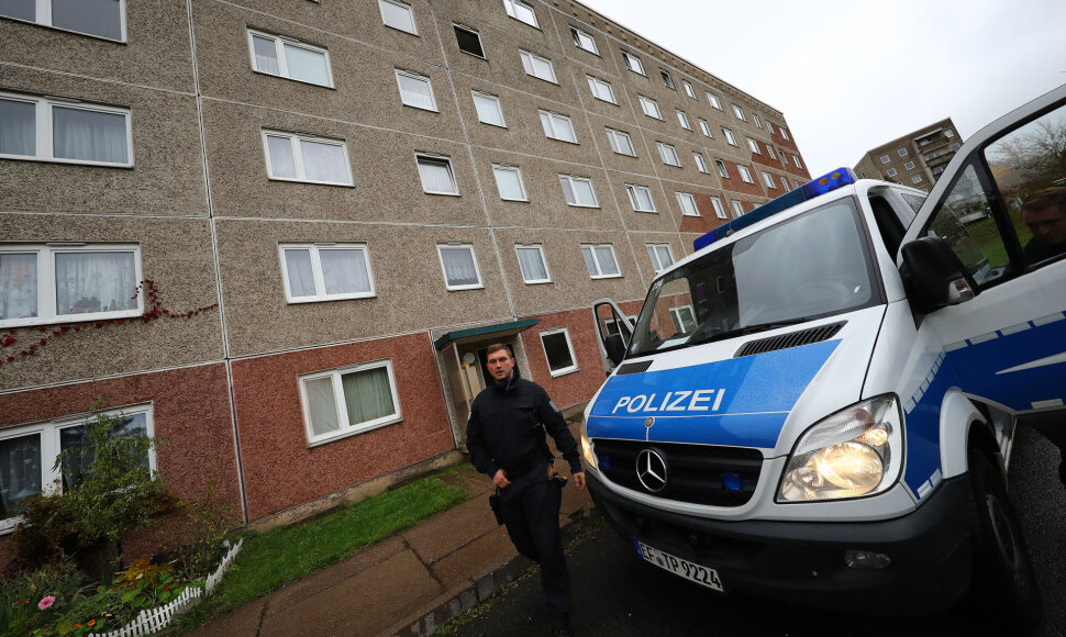 Įtariama džihadistė puolė policininkus Vokietijos Eseno mieste