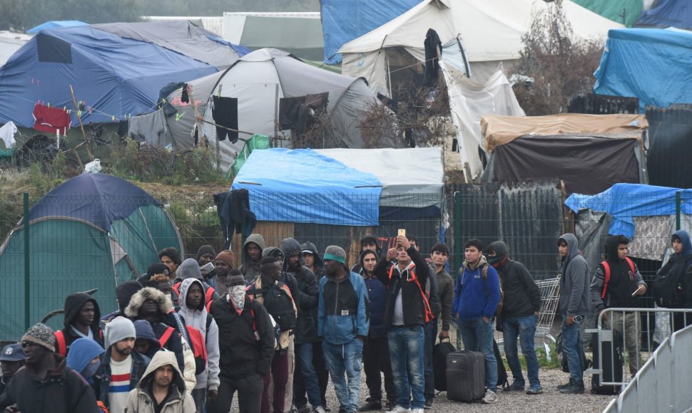 Ruošiamasi evakuoti migrantų neteisėtą stovyklą šiauriniame Kalė uostamiestyje