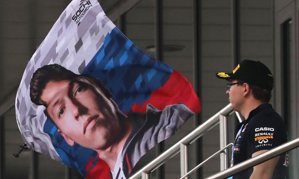 &bdquo;Red Bull&ldquo; pilotas Daniilas Kvyatas taranavo Sebastieną Vettelį