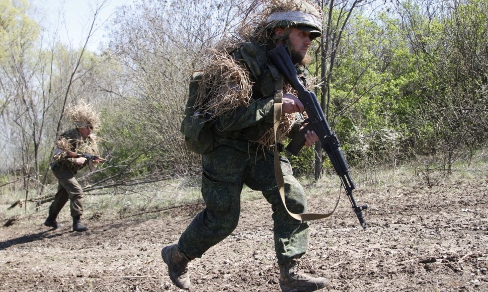 Ukrainos separatistų karinės pratybos netoli Luhansko