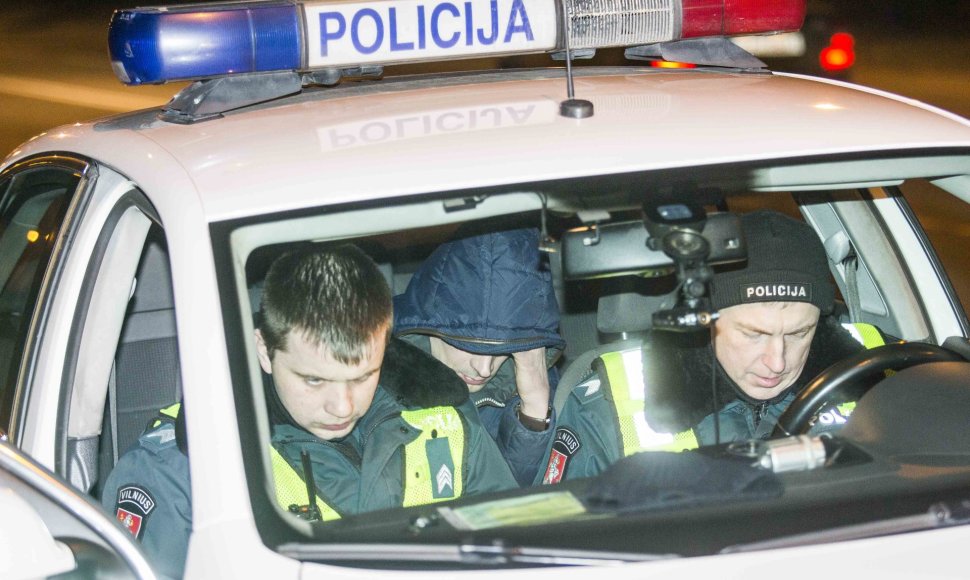 Naktinis policijos reidas