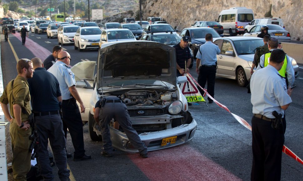 Vakarų Krante palestinietė detonavo automobilį.