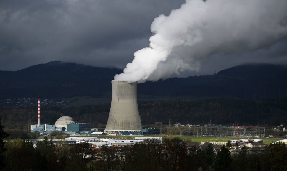 Šveicarai referendume sprendžia, ar atsisakyti branduolinės energijos.
