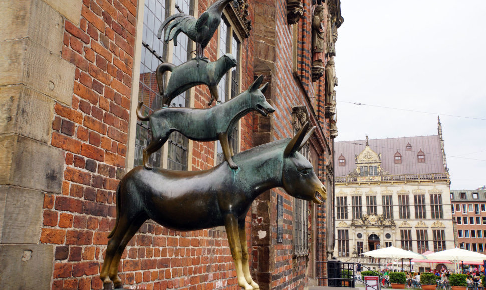 Brėmeno muzikantai – žymiausia ir labiausiai turistų mėgstama skulptūra Brėmeno mieste