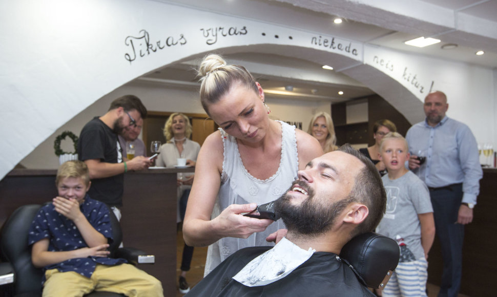 Kauno senamiestyje atidarytas pirmasis mieste barzdų skutimo salonas „Old Town Barbers“