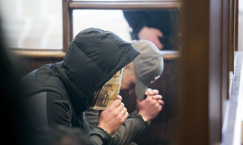 Vilniuje nuteistos narkotikus platinusios „Lapinų“ gaujos nariai išgirdo atnaujintą nuosprendį