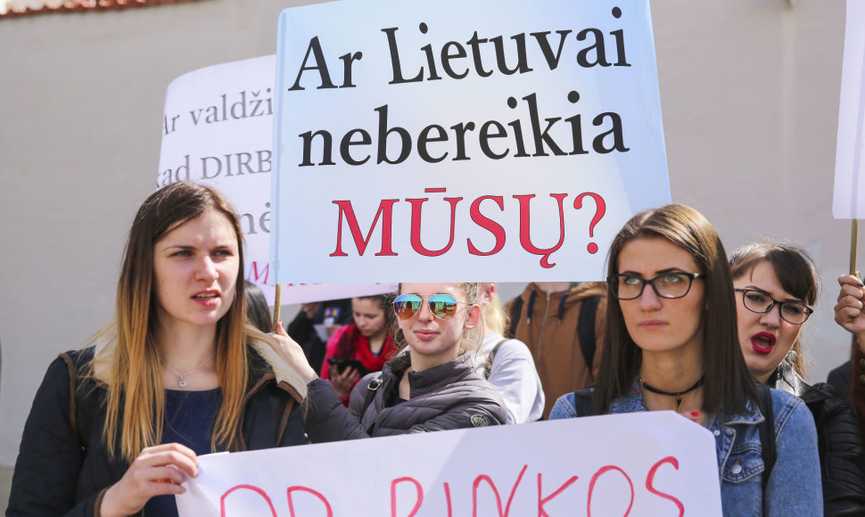 Lietuvos edukologijos universiteto studentai suorganizavo piketą. 