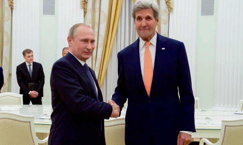 Johnas Kerry ir Vladimiras Putinas