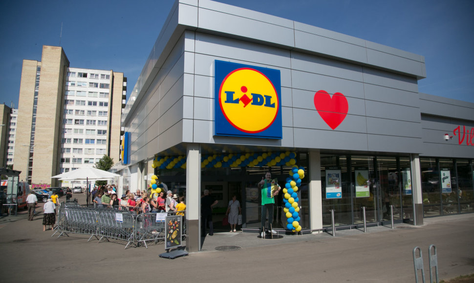 Išaušo antra „Lidl“ parduotuvių veikimo Lietuvoje diena