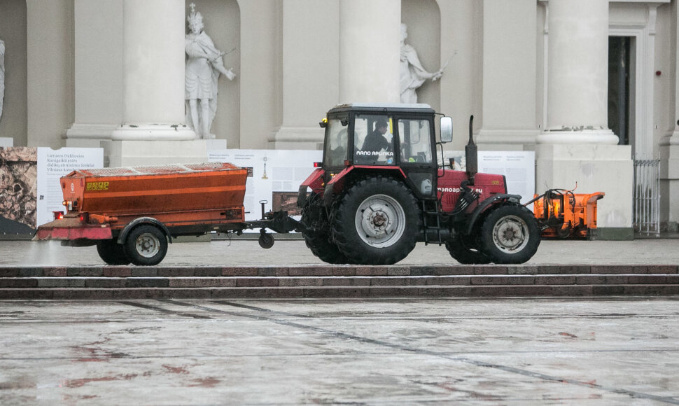 Vilniuje ketvirtadienio rytą labai slidu